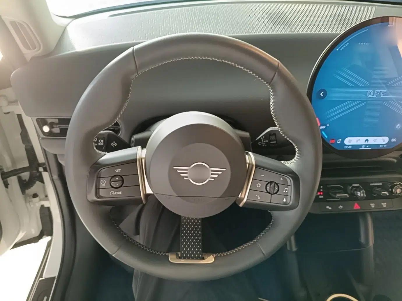 MINI Electric COOPER 2024 456km COOPER E Classic Edition — миниатюра 18