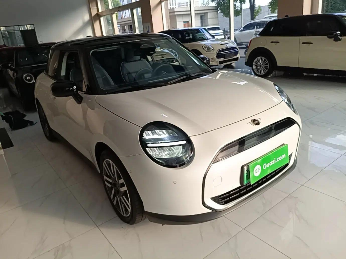 MINI Electric COOPER 2024 456km COOPER E Classic Edition — миниатюра 3