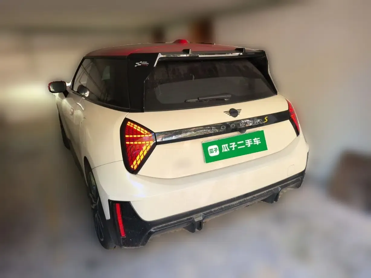 MINI Electric COOPER 2024 452km COOPER SE Racing Driver — миниатюра 4
