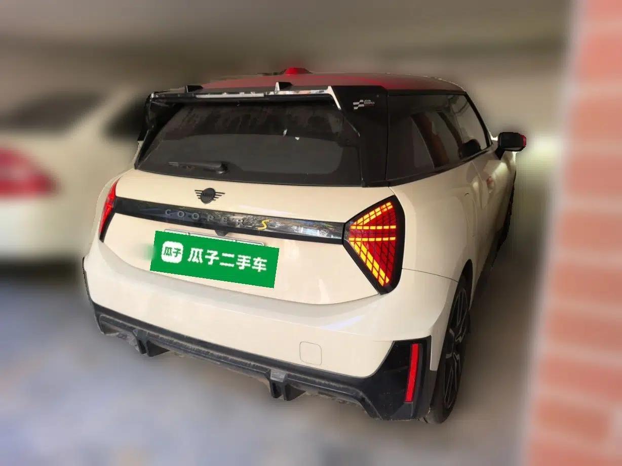 MINI Electric COOPER 2024 452km COOPER SE Racing Driver — миниатюра 6