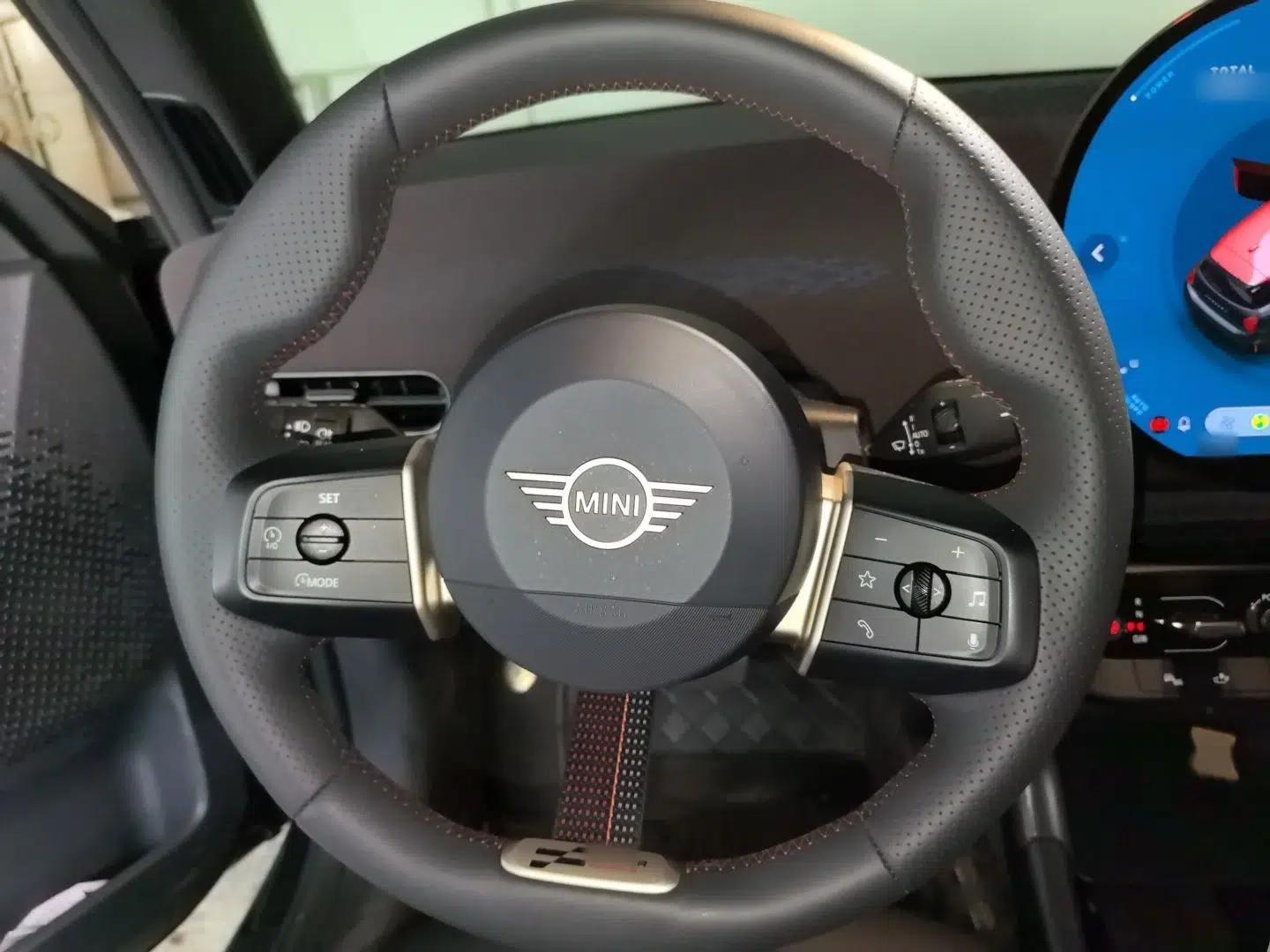 MINI Electric COOPER 2024 452km COOPER SE Racing Driver — миниатюра 9