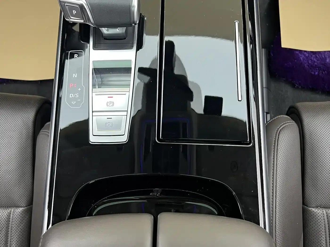 2021 Audi A8 A8L 55 TFSI quattro Premium — миниатюра 30