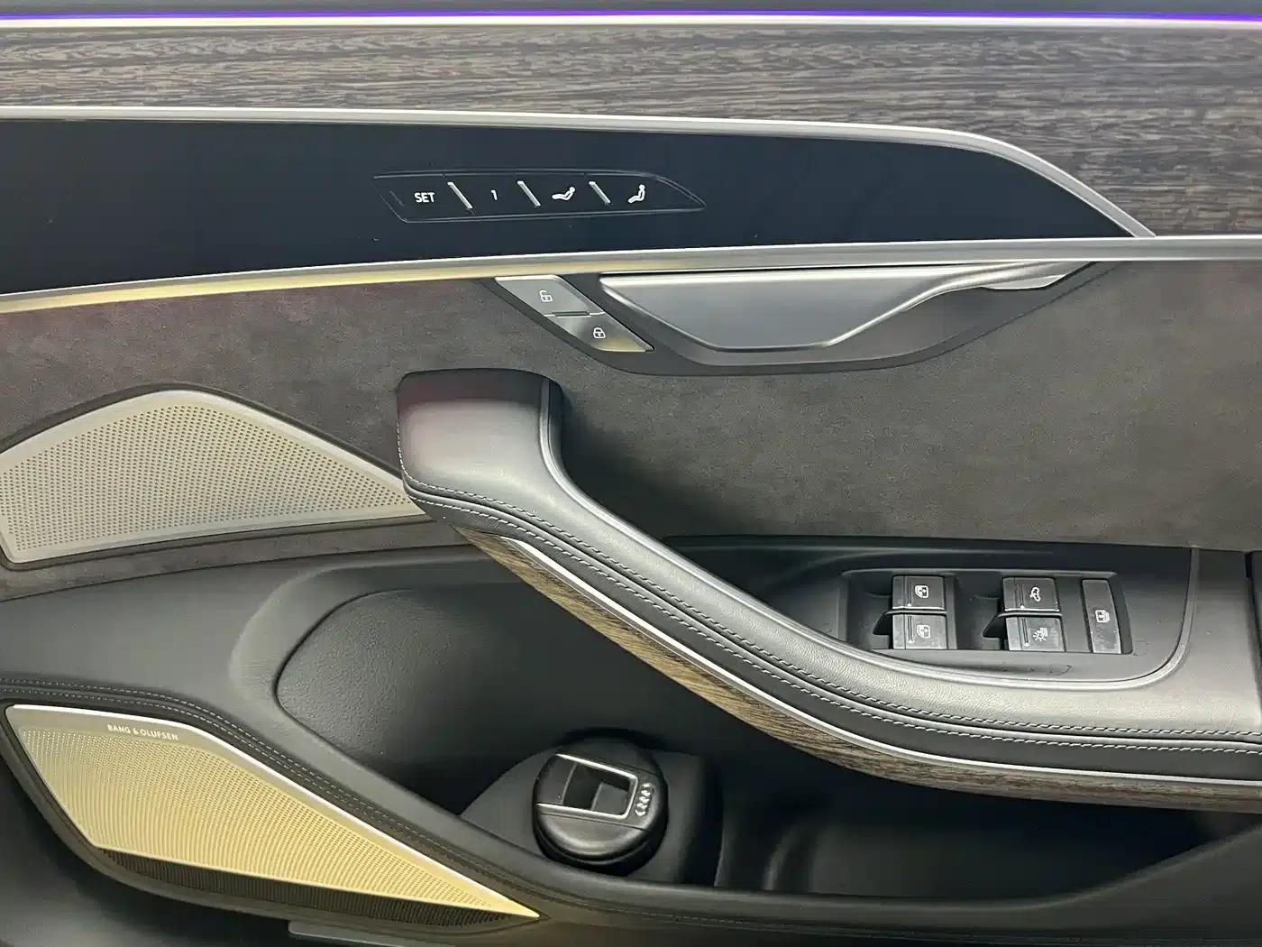 2021 Audi A8 A8L 55 TFSI quattro Premium — миниатюра 36