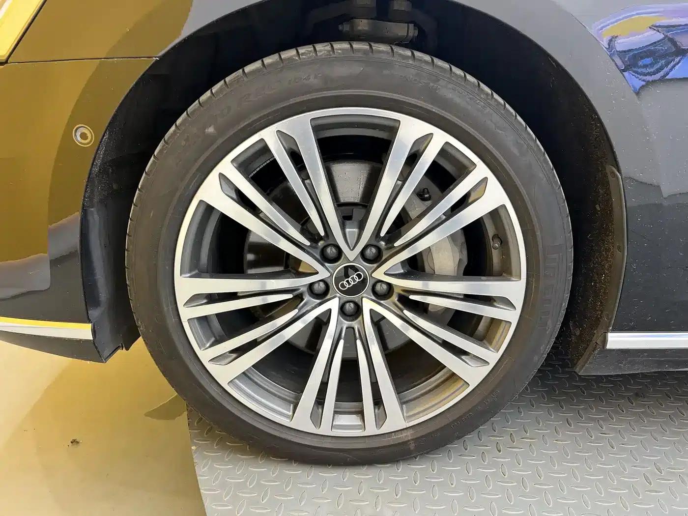 2021 Audi A8 A8L 55 TFSI quattro Premium — миниатюра 40
