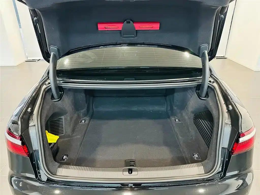 2021 Audi A8 A8L 50 TFSI quattro Comfort — миниатюра 6