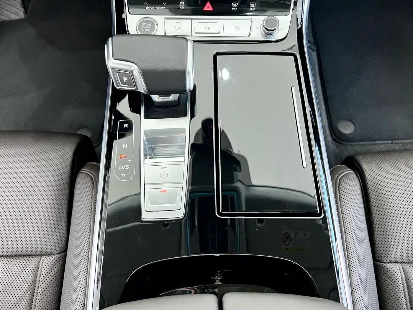 2021 Audi A8 A8L 55 TFSI quattro Premium — миниатюра 19