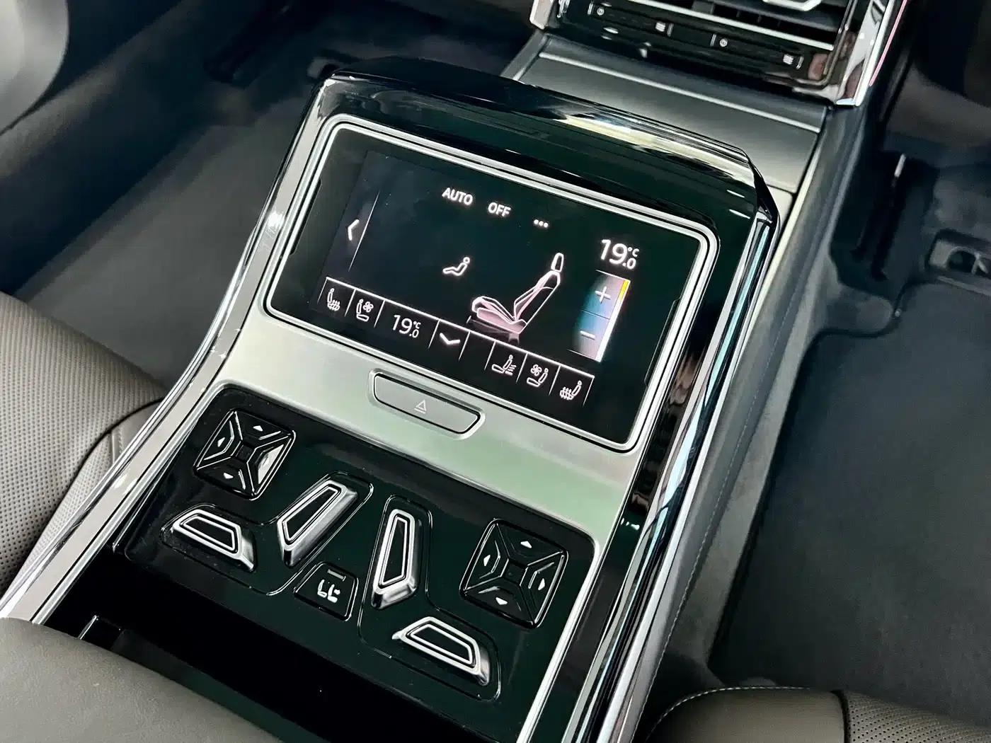 2021 Audi A8 A8L 55 TFSI quattro Premium — миниатюра 22