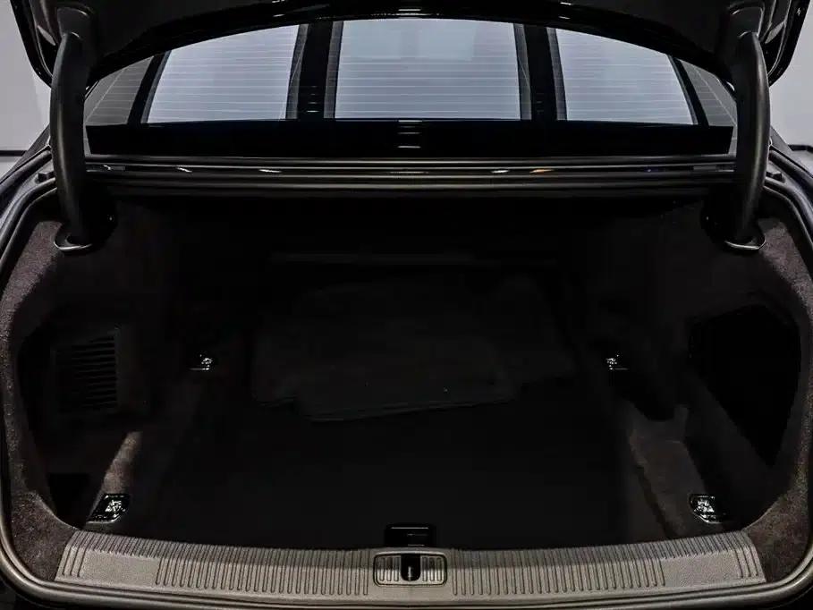 2024 Audi A8 A8L 50 TFSI quattro Premium — миниатюра 6