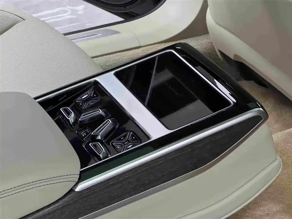 2023 Audi A8 A8L 55 TFSI quattro Flagship — миниатюра 10