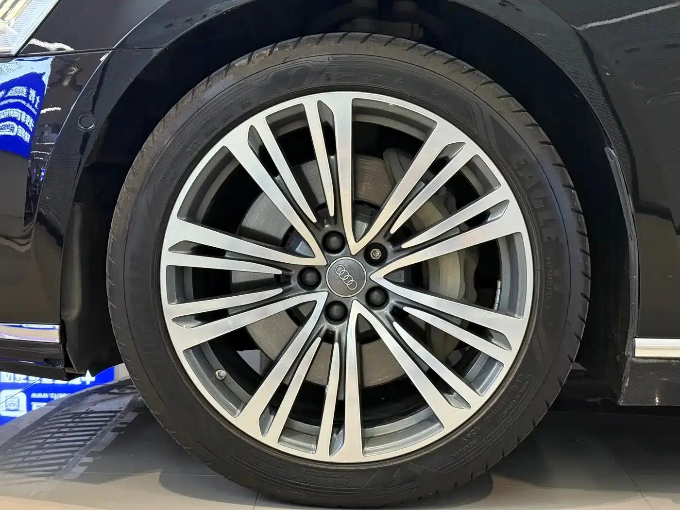 2018 Audi A8 A8L 55 TFSI quattro Premium — миниатюра 18