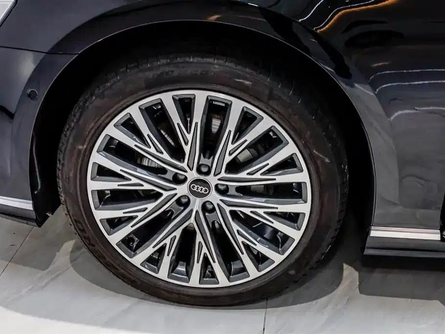 2024 Audi A8 A8L 50 TFSI quattro Premium — миниатюра 17