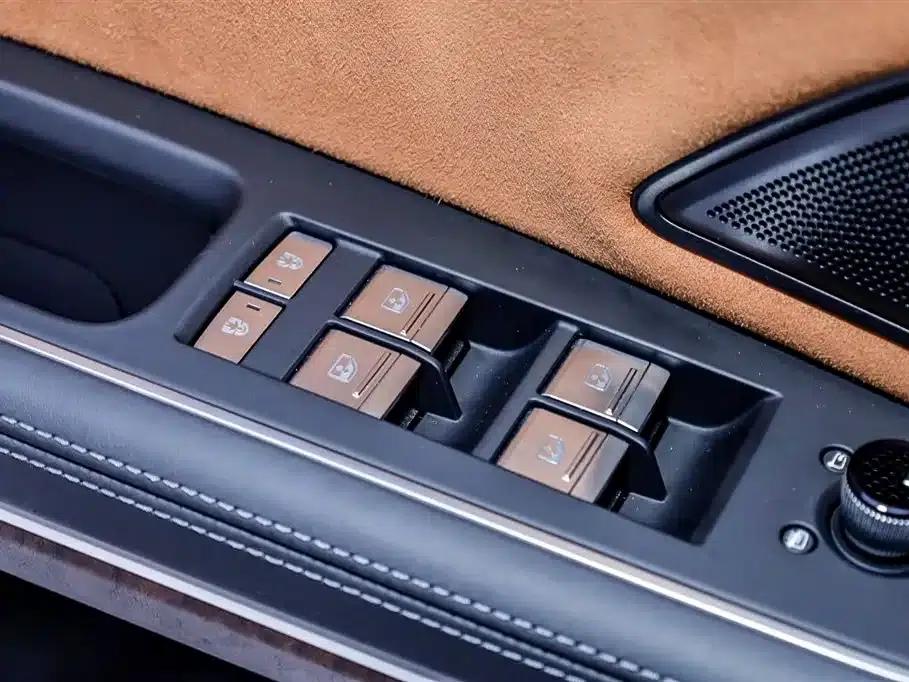 2024 Audi A8 A8L 50 TFSI quattro Premium — миниатюра 27
