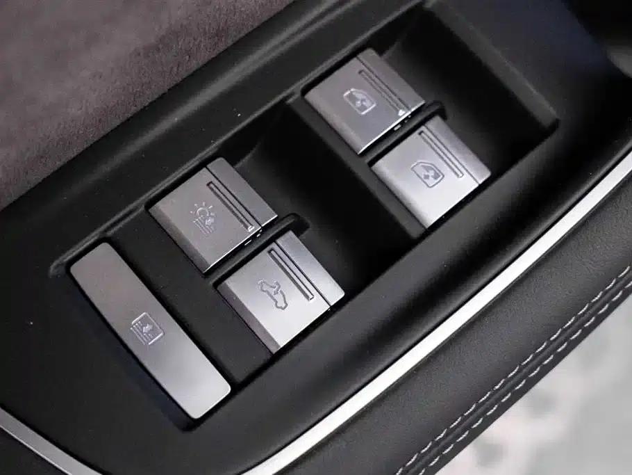 2025 Audi A8 A8L 50 TFSI quattro Premium Edition — миниатюра 10