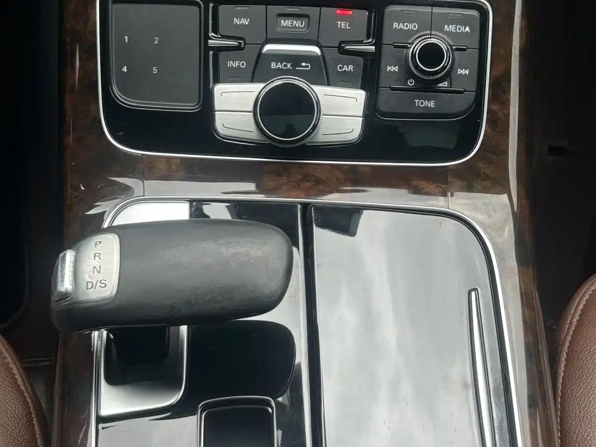 2016 Audi A8 A8L 45 TFSI quattro Comfort — миниатюра 13