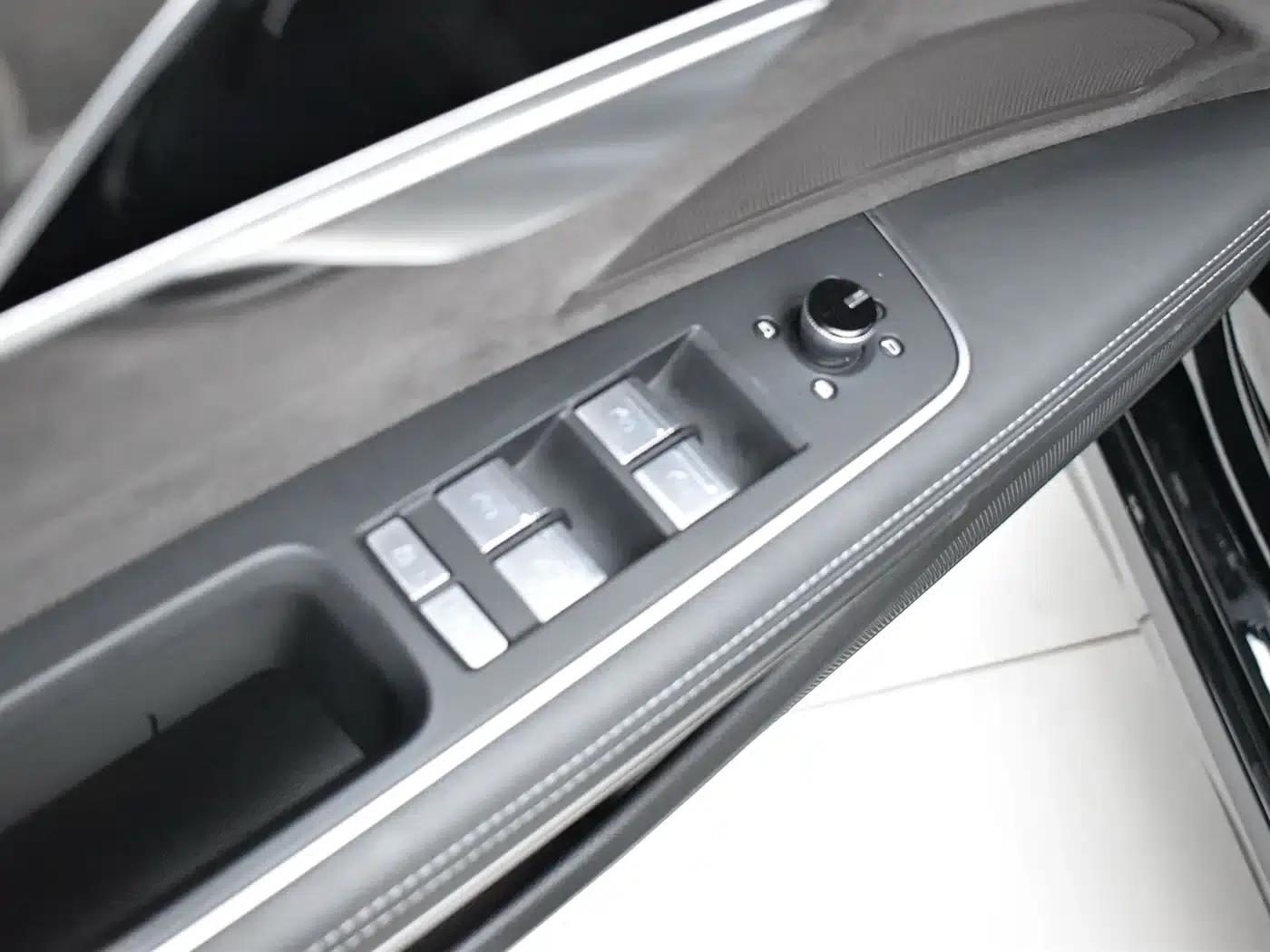 2024 Audi A8 A8L 50 TFSI quattro Premium Edition — миниатюра 16