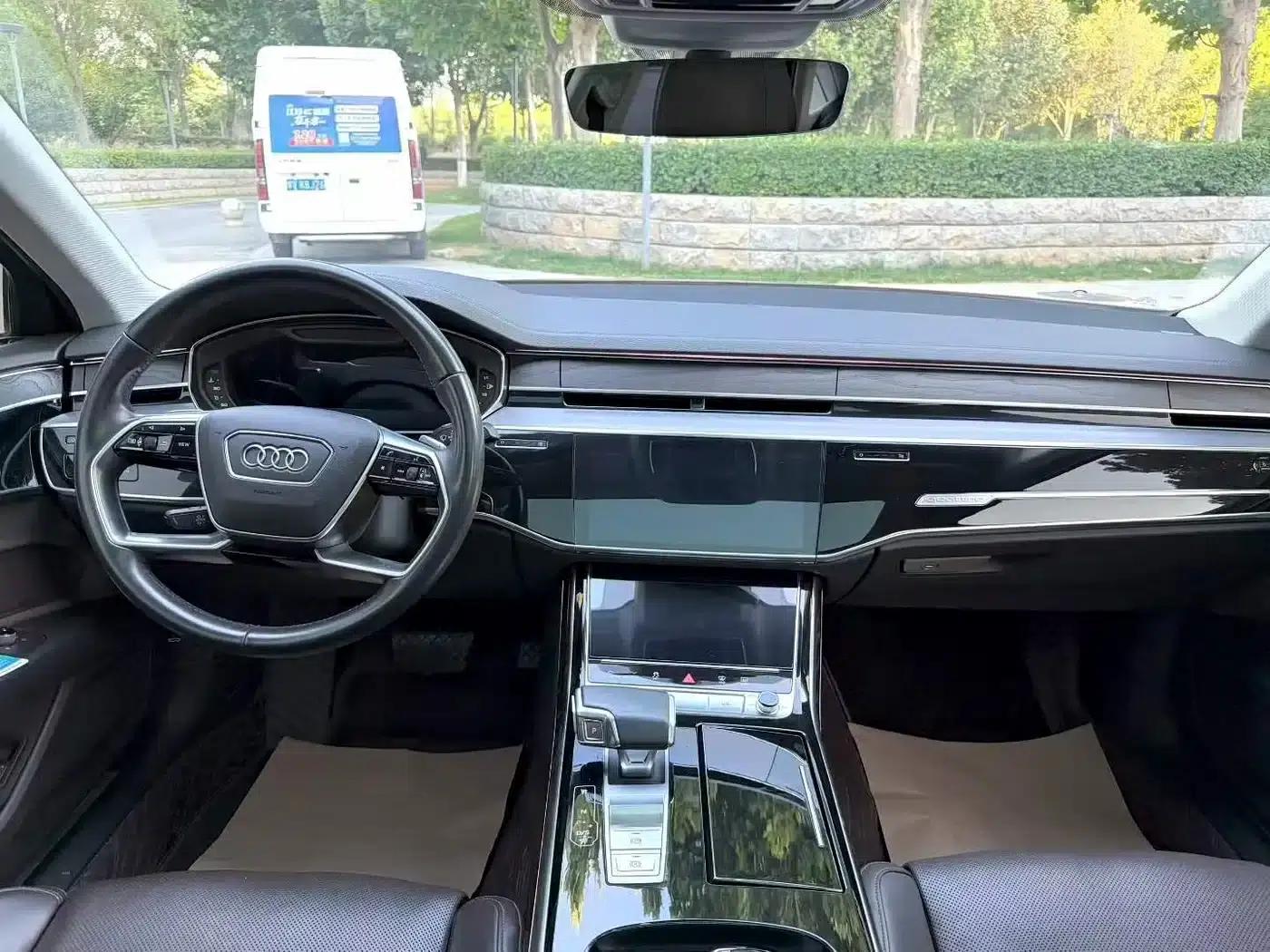 2021 Audi A8 A8L 50 TFSI quattro Comfort — миниатюра 5