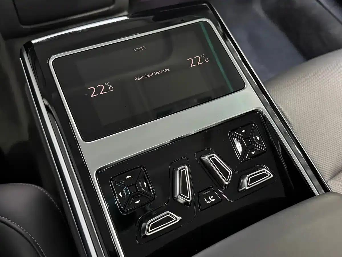2024 Audi A8 A8L 50 TFSI quattro Premium Edition — миниатюра 16