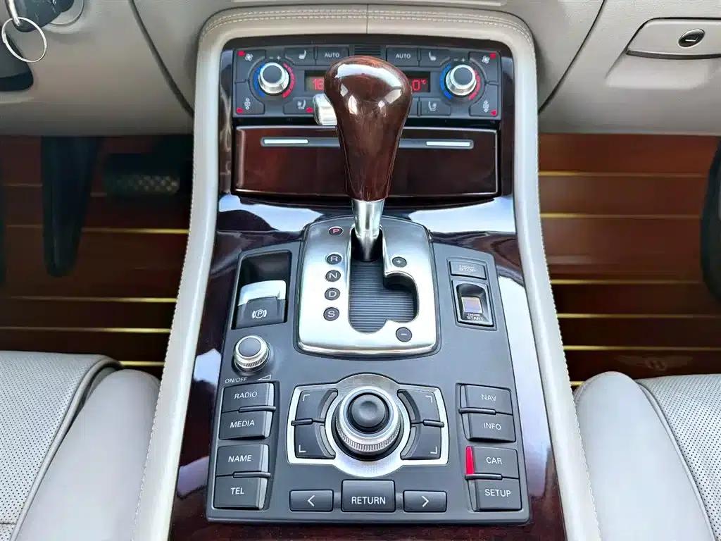 Audi A8 2010 4.2 FSI quattro Limited Edition — миниатюра 11