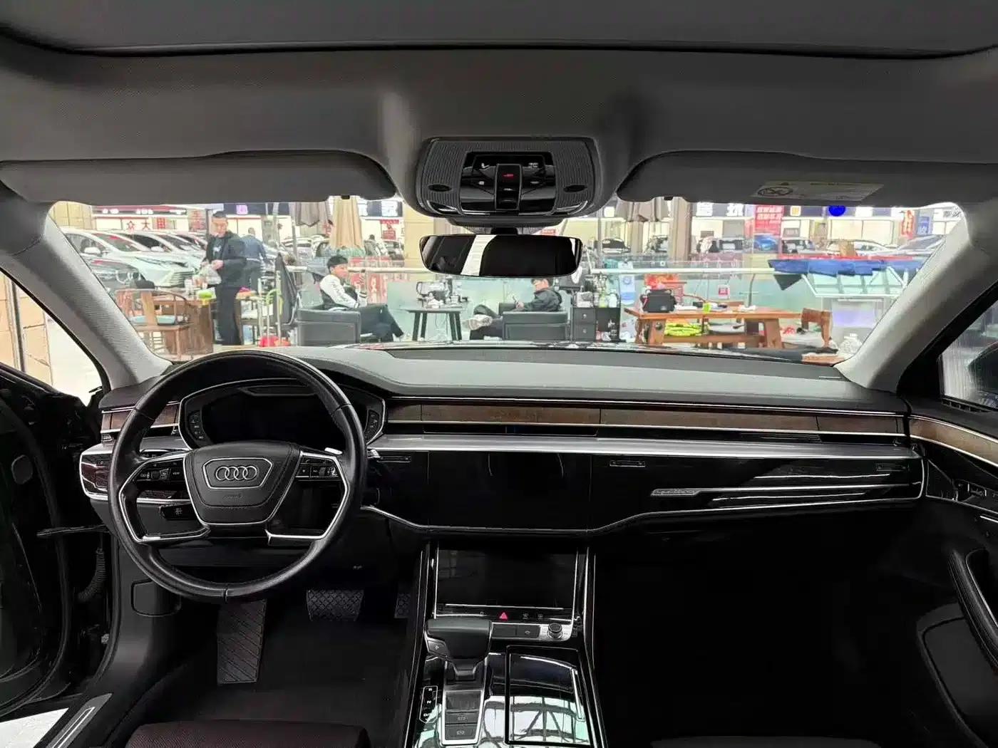2018 Audi A8 A8L 55 TFSI quattro Luxury — миниатюра 4