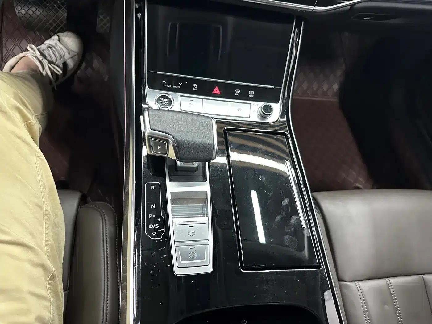 2023 Audi A8 A8L 45 TFSI quattro Luxury — миниатюра 12