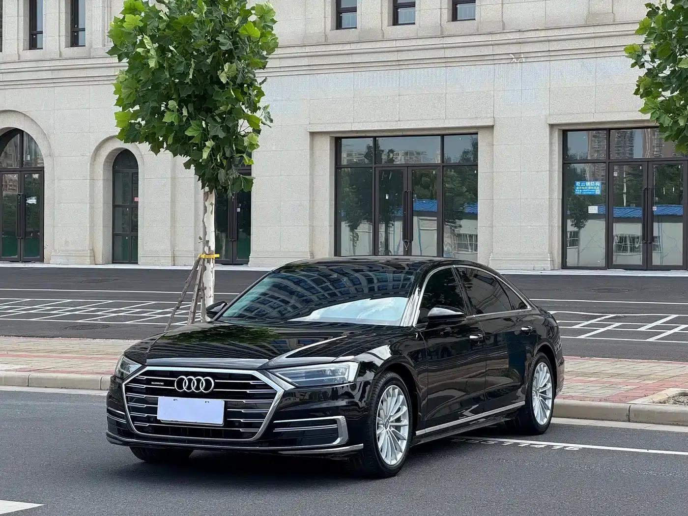 2021 Audi A8 A8L 50 TFSI quattro Comfort — миниатюра 1
