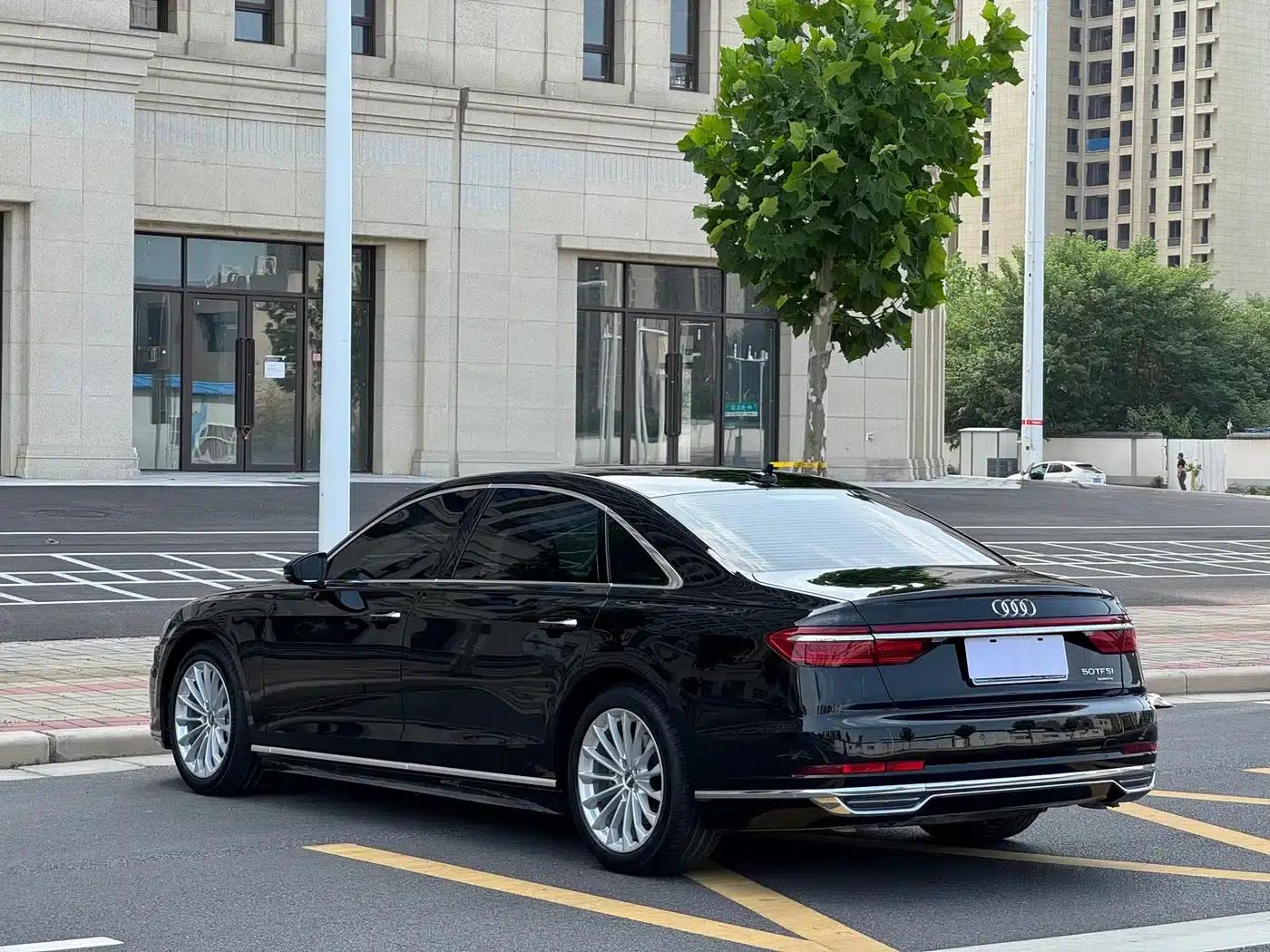 2021 Audi A8 A8L 50 TFSI quattro Comfort — миниатюра 12