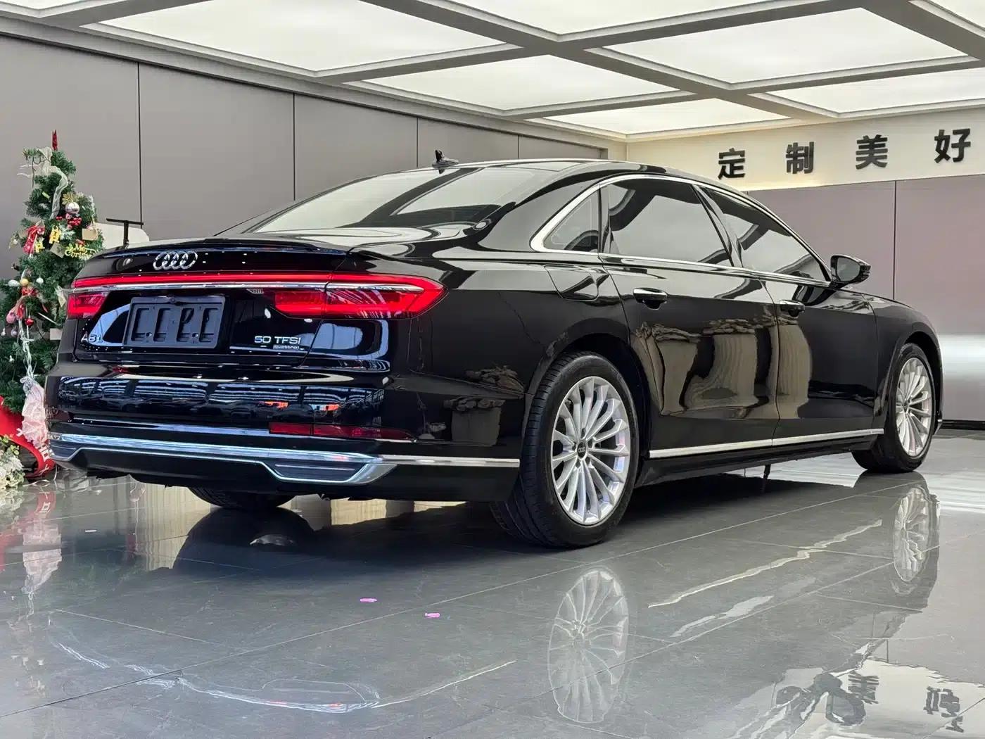 2022 Audi A8 A8L 50 TFSI quattro Comfort Edition — миниатюра 12