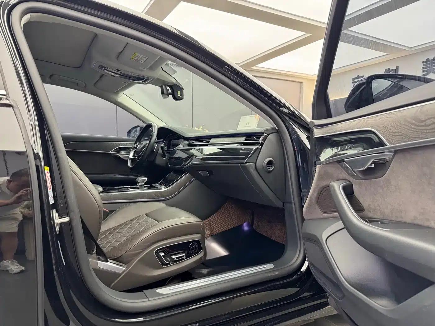 2022 Audi A8 A8L 50 TFSI quattro Comfort Edition — миниатюра 8