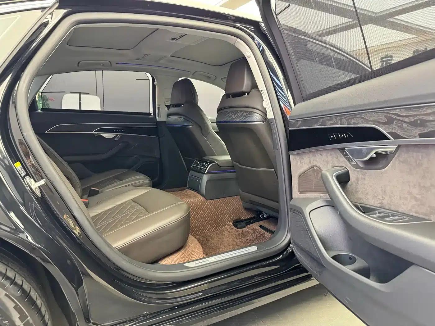 2022 Audi A8 A8L 50 TFSI quattro Comfort Edition — миниатюра 9