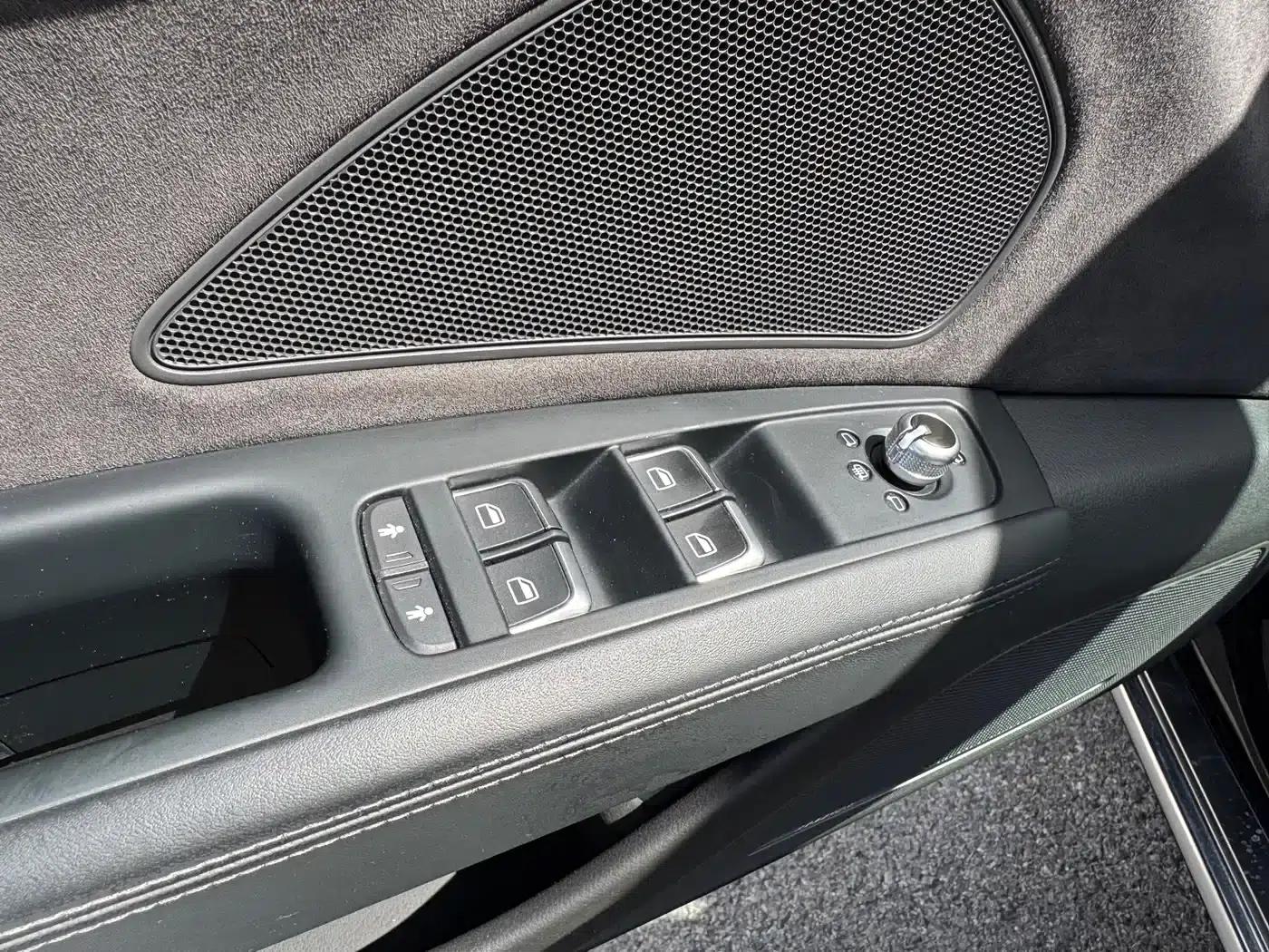 2013 Audi A8 A8L 45 TFSI quattro Exclusive Edition — миниатюра 12