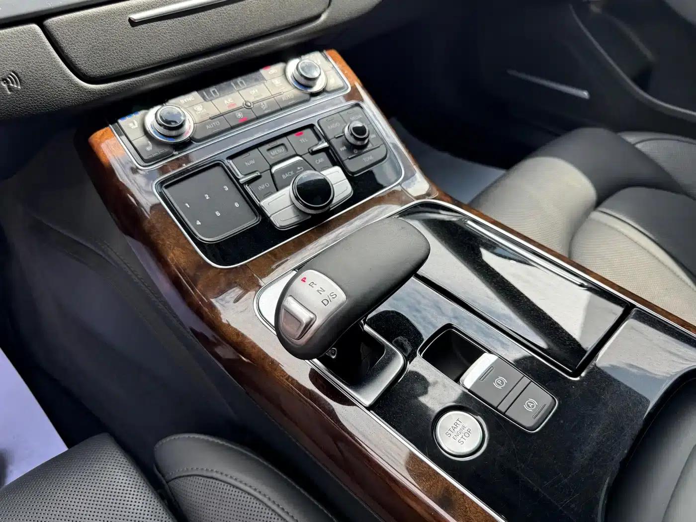 2013 Audi A8 A8L 45 TFSI quattro Exclusive Edition — миниатюра 17