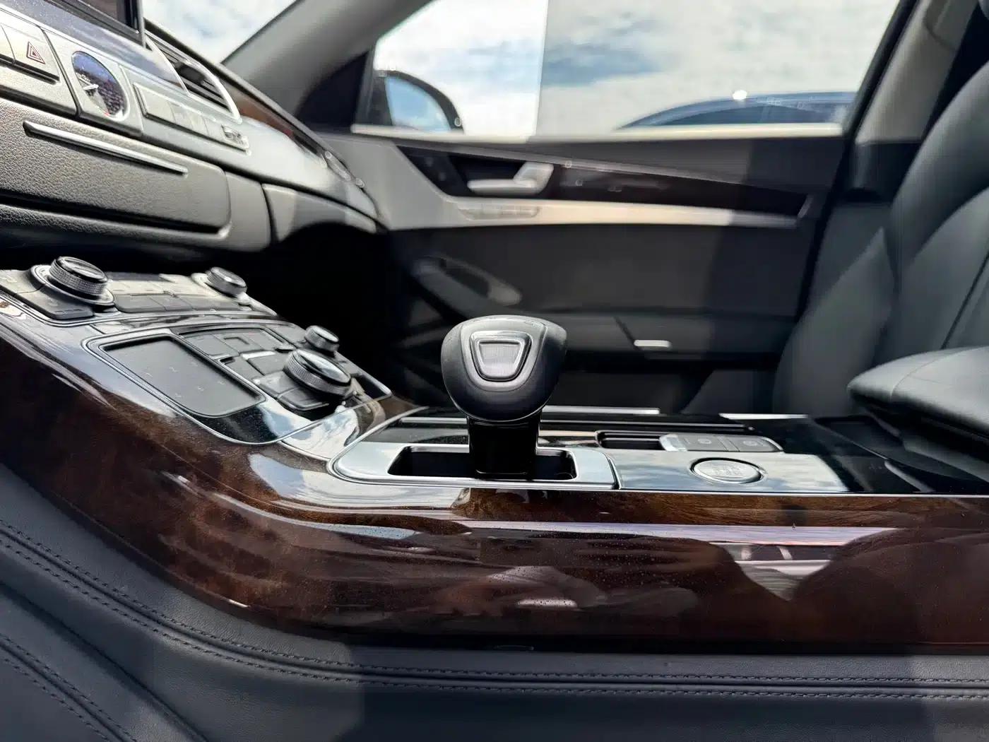 2013 Audi A8 A8L 45 TFSI quattro Exclusive Edition — миниатюра 19