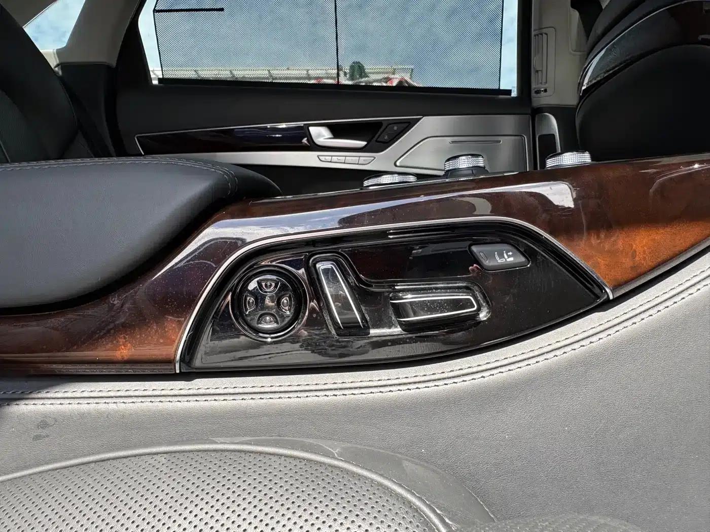 2013 Audi A8 A8L 45 TFSI quattro Exclusive Edition — миниатюра 27