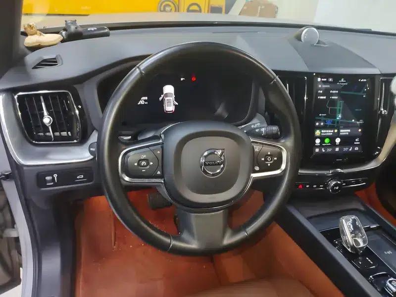 2022 Volvo XC60 B5 AWD Inscription Luxury Edition — миниатюра 11