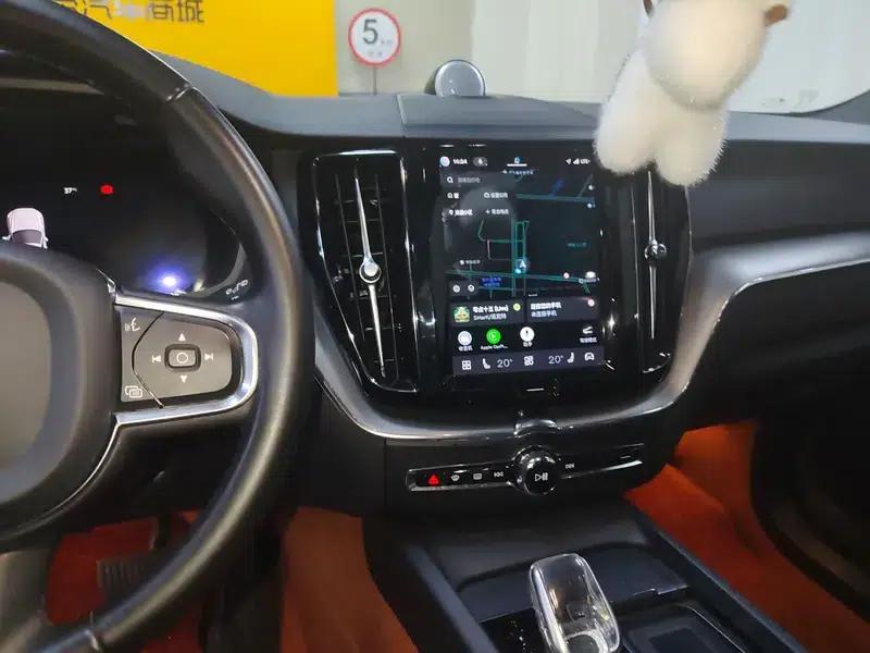 2022 Volvo XC60 B5 AWD Inscription Luxury Edition — миниатюра 12
