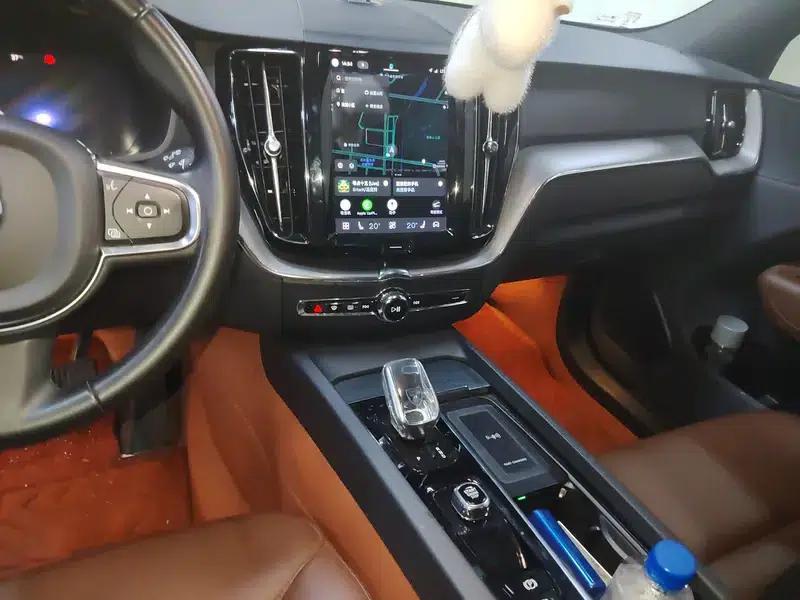 2022 Volvo XC60 B5 AWD Inscription Luxury Edition — миниатюра 15