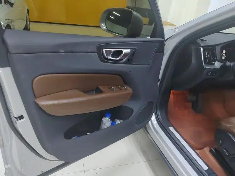 2022 Volvo XC60 B5 AWD Inscription Luxury Edition — миниатюра 17