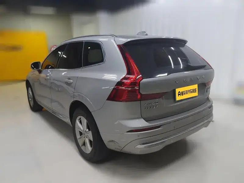 2022 Volvo XC60 B5 AWD Inscription Luxury Edition — миниатюра 6