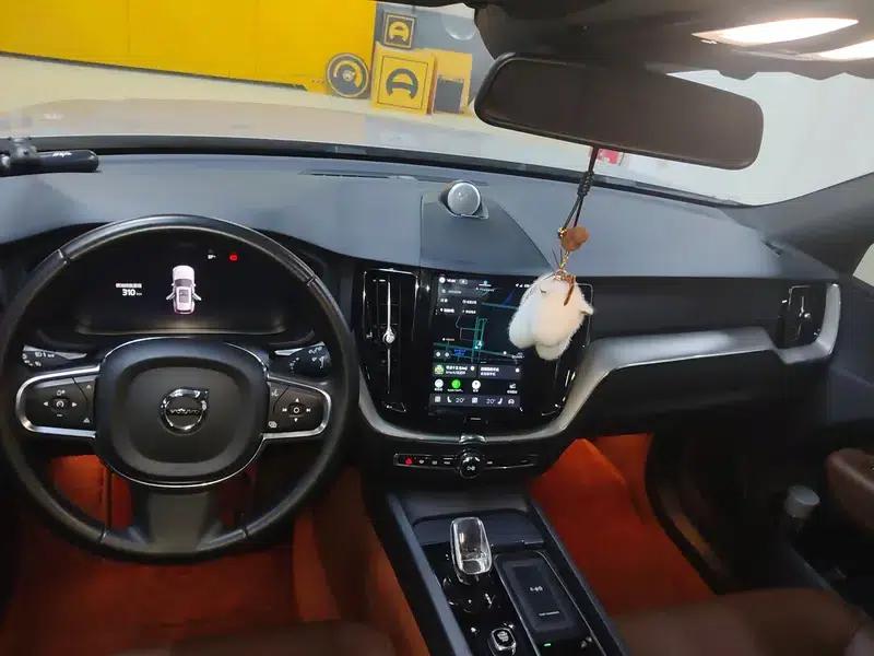 2022 Volvo XC60 B5 AWD Inscription Luxury Edition — миниатюра 10