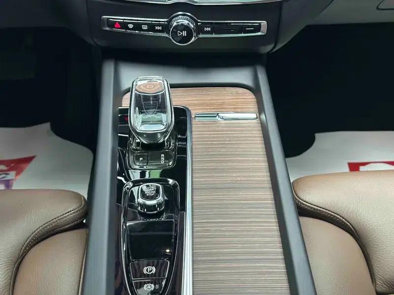 2022 Volvo XC60 B5 AWD Inscription Luxury Edition — миниатюра 14