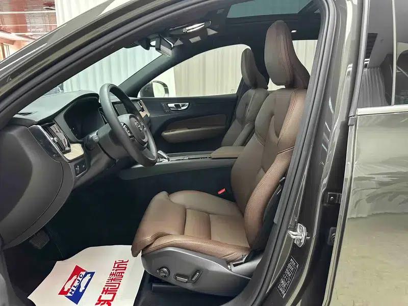 2022 Volvo XC60 B5 AWD Inscription Luxury Edition — миниатюра 15