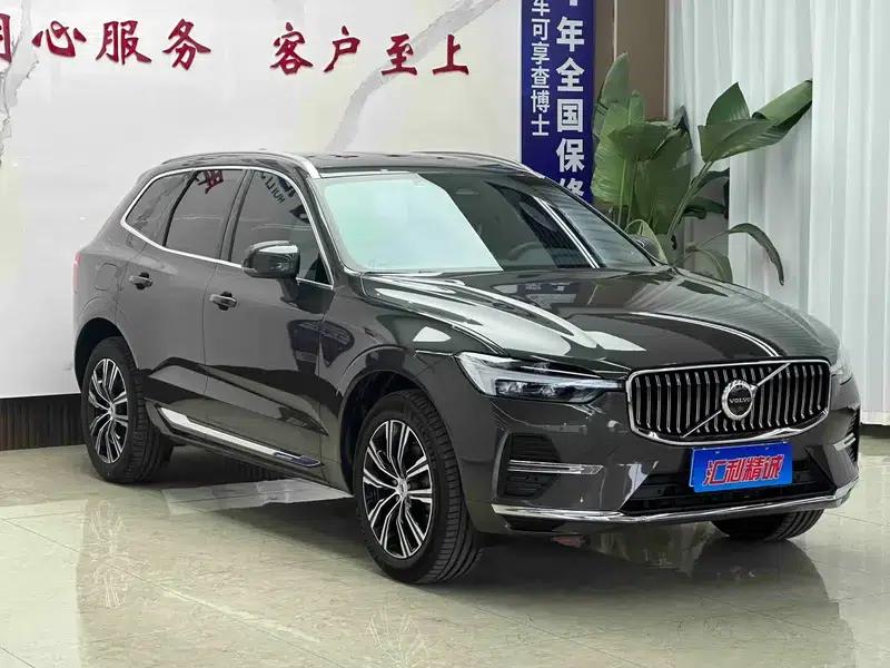 2022 Volvo XC60 B5 AWD Inscription Luxury Edition — миниатюра 3