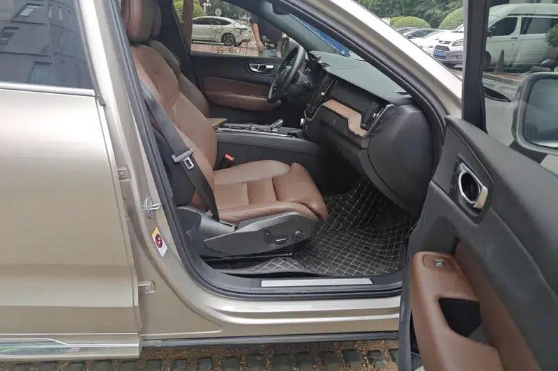 2024 Volvo XC60 B5 AWD Inscription Luxury Edition — миниатюра 15