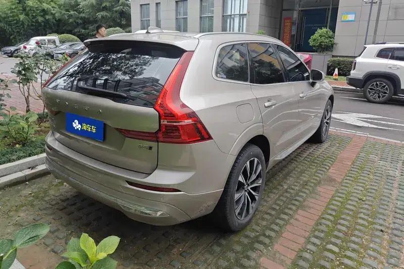 2024 Volvo XC60 B5 AWD Inscription Luxury Edition — миниатюра 3