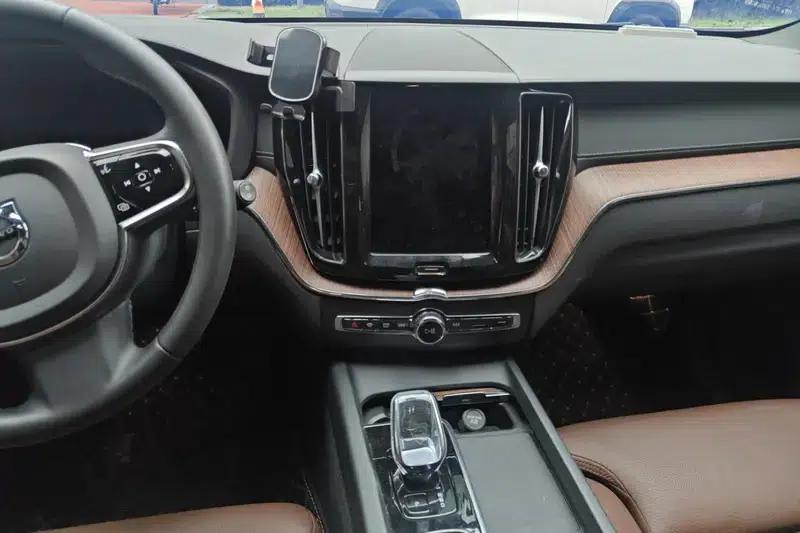 2024 Volvo XC60 B5 AWD Inscription Luxury Edition — миниатюра 10