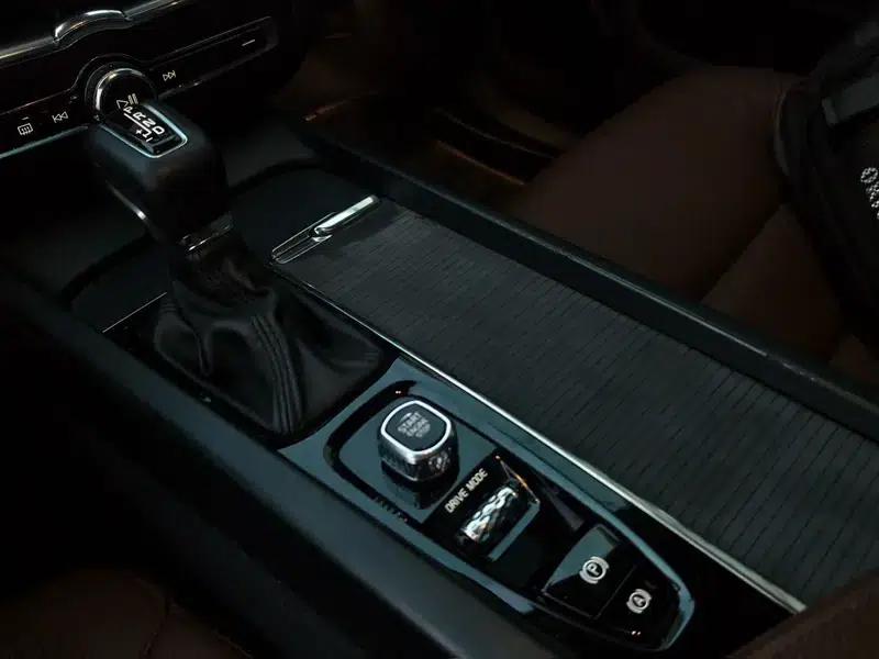 2020 Volvo XC60 T5 AWD Inscription Luxury Edition — миниатюра 11