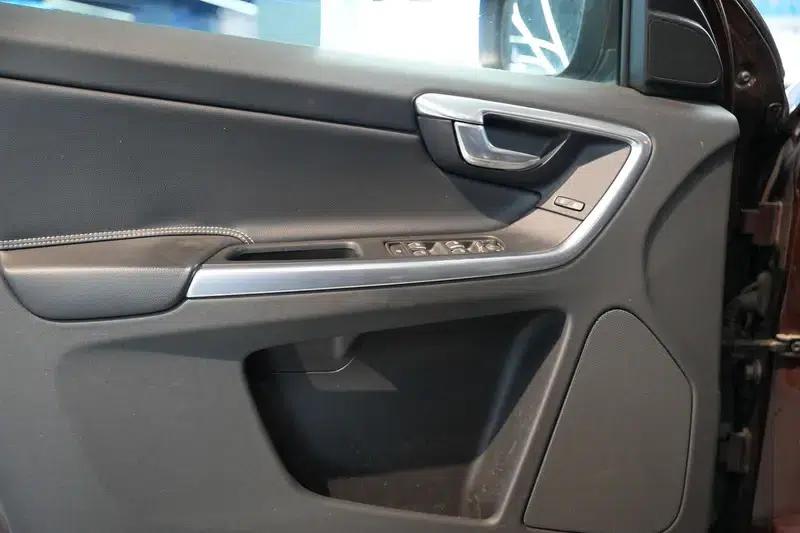 2016 Volvo XC60 T5 Smart Edition — миниатюра 11