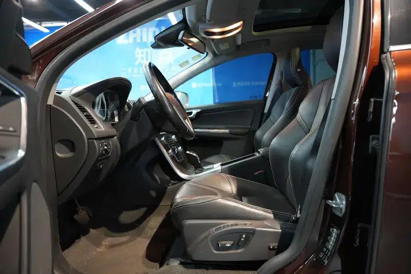 2016 Volvo XC60 T5 Smart Edition — миниатюра 18