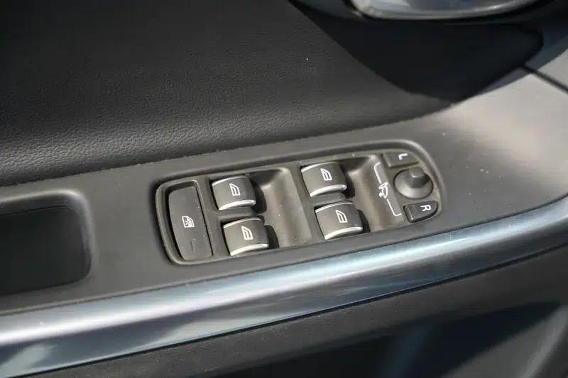 2016 Volvo XC60 T5 Smart Edition — миниатюра 20