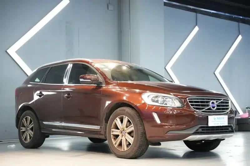 2016 Volvo XC60 T5 Smart Edition — миниатюра 3